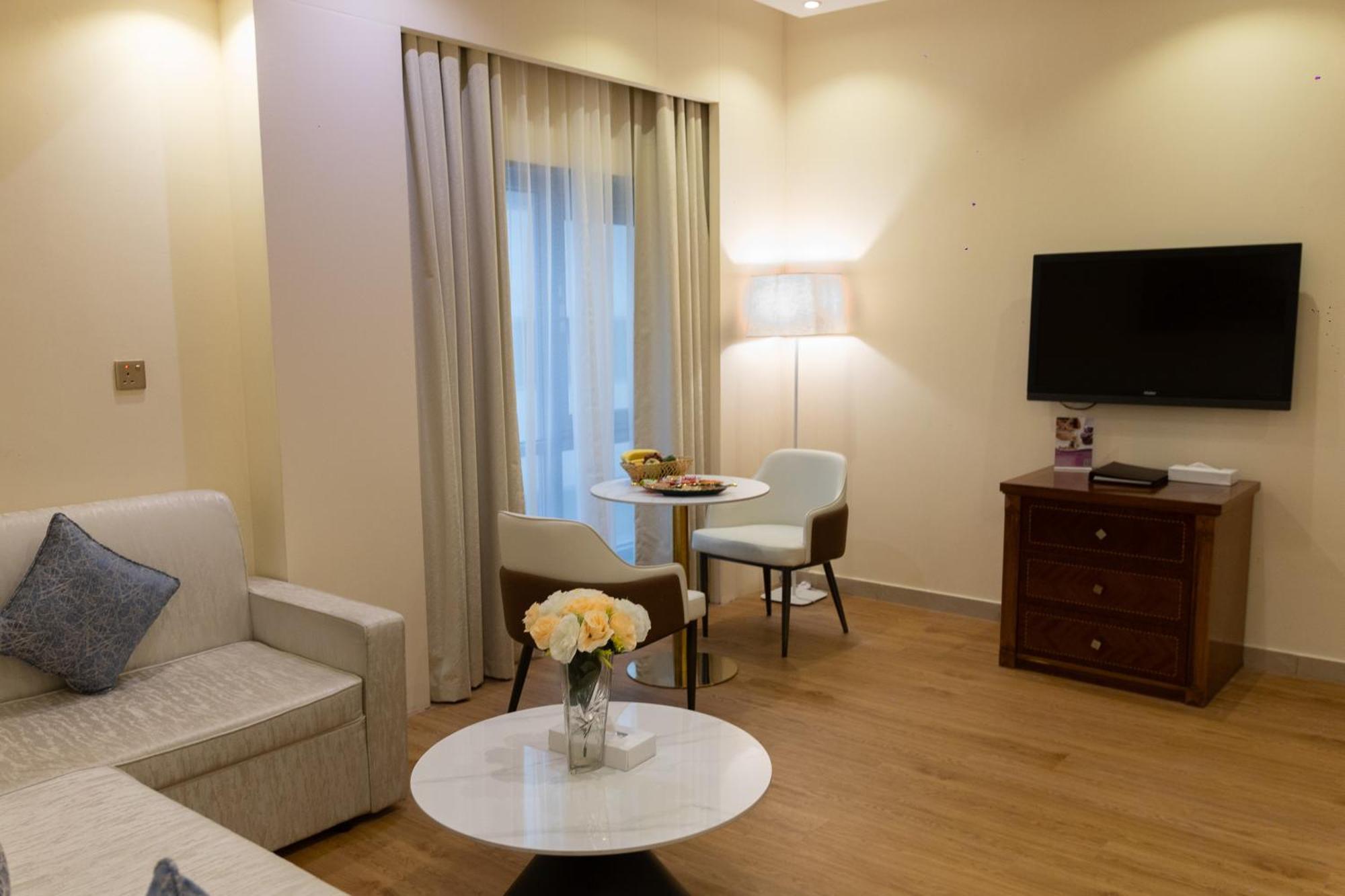 Vendome Plaza Hotel Dubai Exterior photo