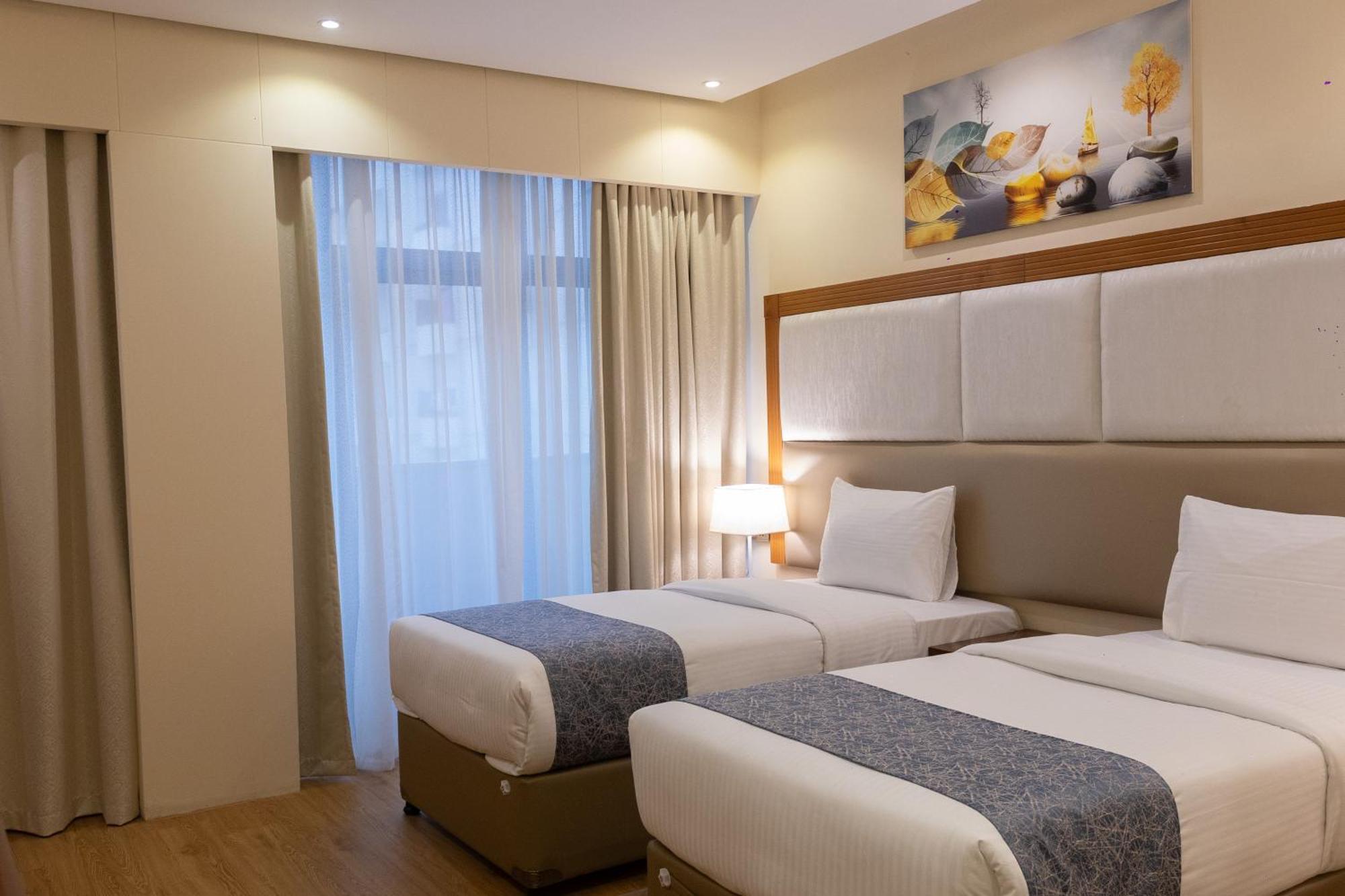 Vendome Plaza Hotel Dubai Exterior photo