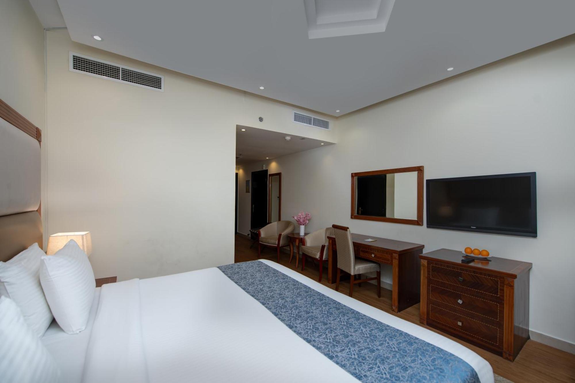 Vendome Plaza Hotel Dubai Exterior photo