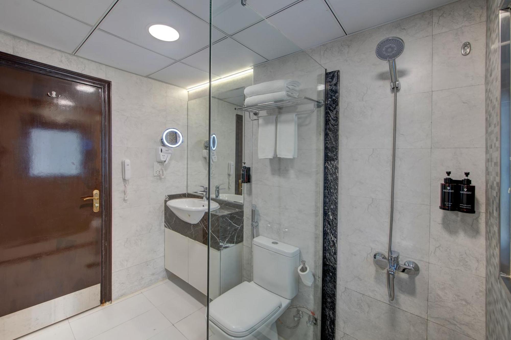 Vendome Plaza Hotel Dubai Exterior photo